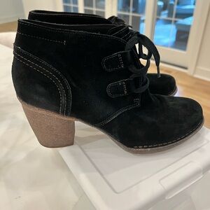 Clarks Carlata Lyon Suede Oxford Pump Size 10